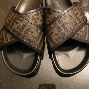 NWOT Men’s Fendi Slides